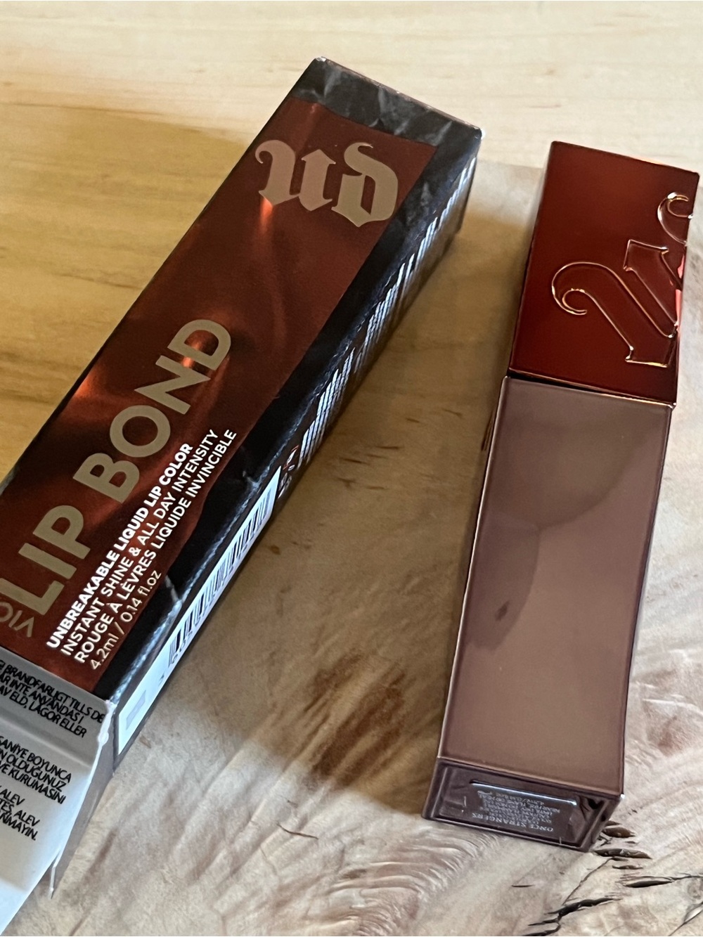 NIB Urban decay Once Strangers long wear liquid lip color